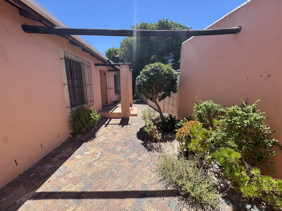 3 Bedroom Property for Sale in Table View Western Cape